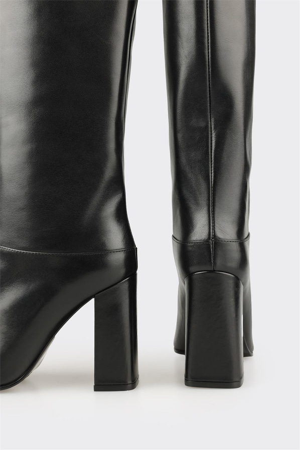 Siyah Deri Kadın Yüksek Topuk Çizme