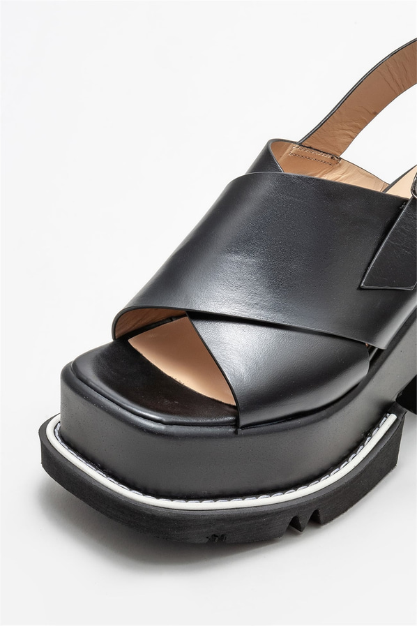 Siyah deri topuklu kadın sandalet - Elle Shoes