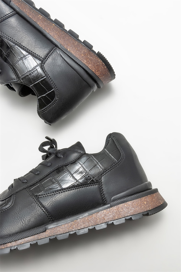 Siyah erkek günlük ayakkabı, günlük kullanım için - Elle Shoes