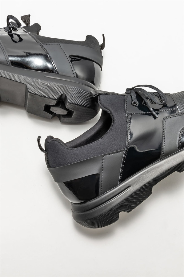 Siyah erkek günlük ayakkabı, günlük kullanım için - Elle Shoes