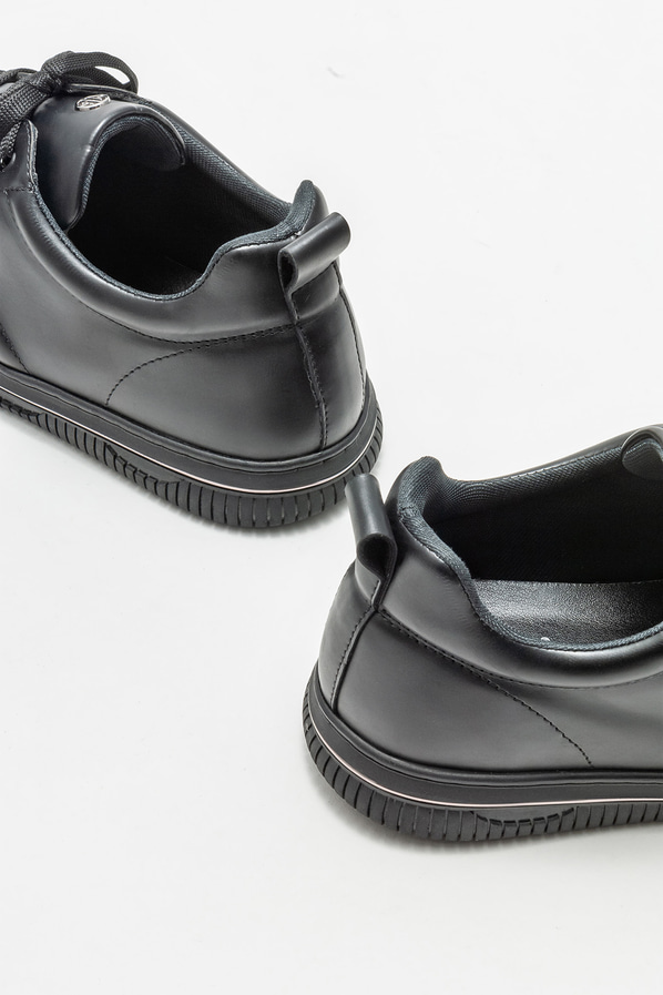 Siyah erkek günlük ayakkabı, günlük kullanım için - Elle Shoes
