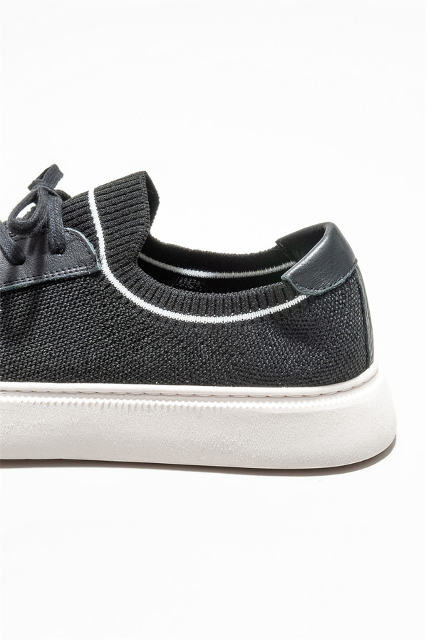 Siyah erkek günlük ayakkabı, günlük kullanım için - Elle Shoes