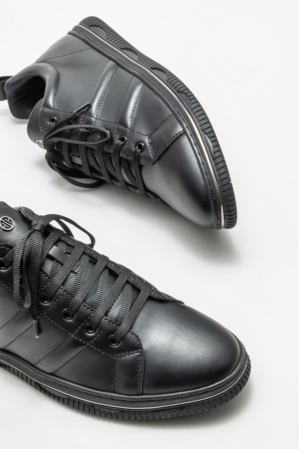 Siyah erkek günlük ayakkabı, günlük kullanım için - Elle Shoes