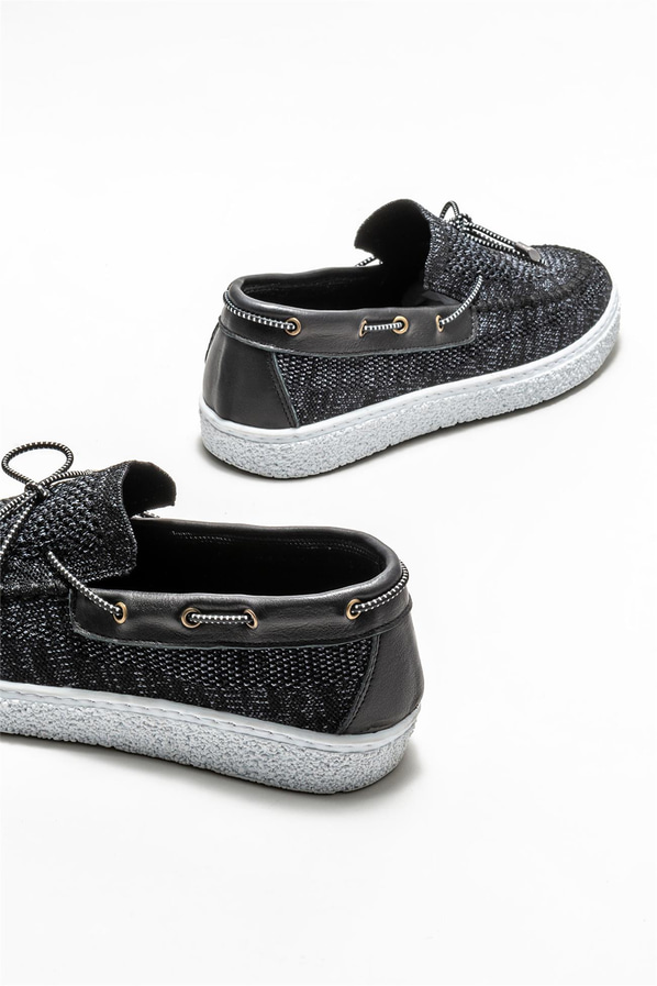Siyah erkek günlük ayakkabı, günlük kullanım için - Elle Shoes