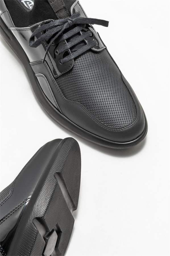 Siyah erkek günlük ayakkabı, günlük kullanım için - Elle Shoes