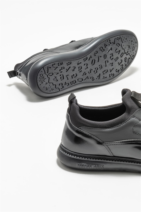 Siyah erkek günlük ayakkabı, günlük kullanım için - Elle Shoes