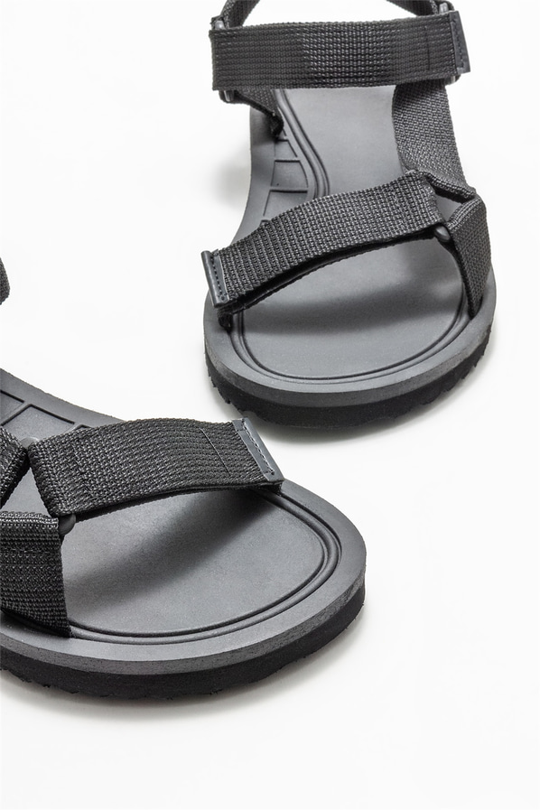 Siyah erkek sandalet, günlük kullanım için - Elle Shoes
