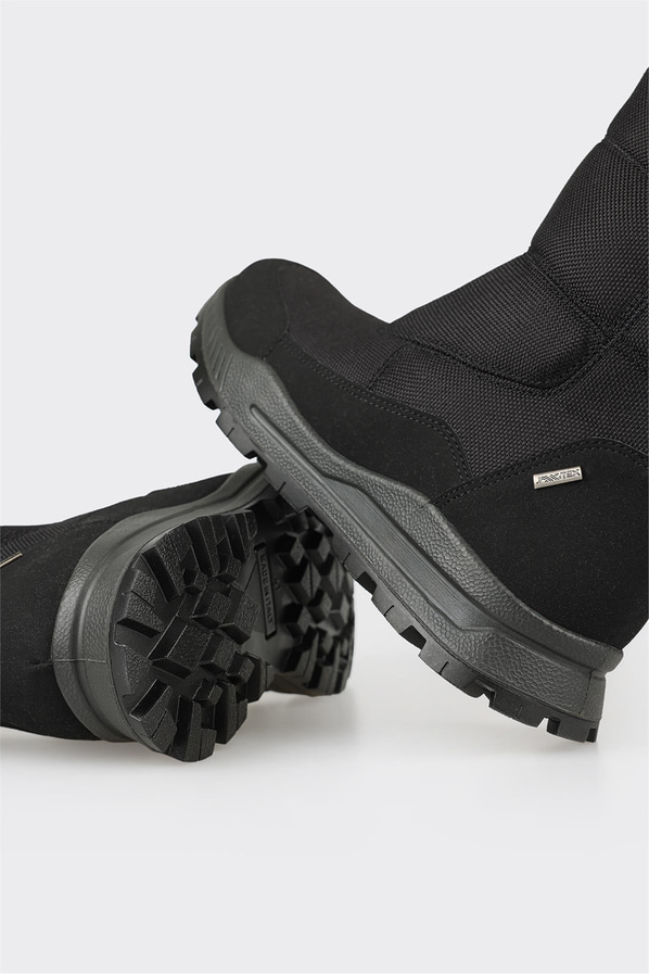 Siyah Erkek Spor Bot