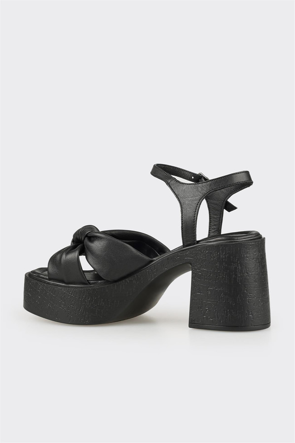 Siyah kadın topuklu sandalet, rahat kullanım için - Elle Shoes