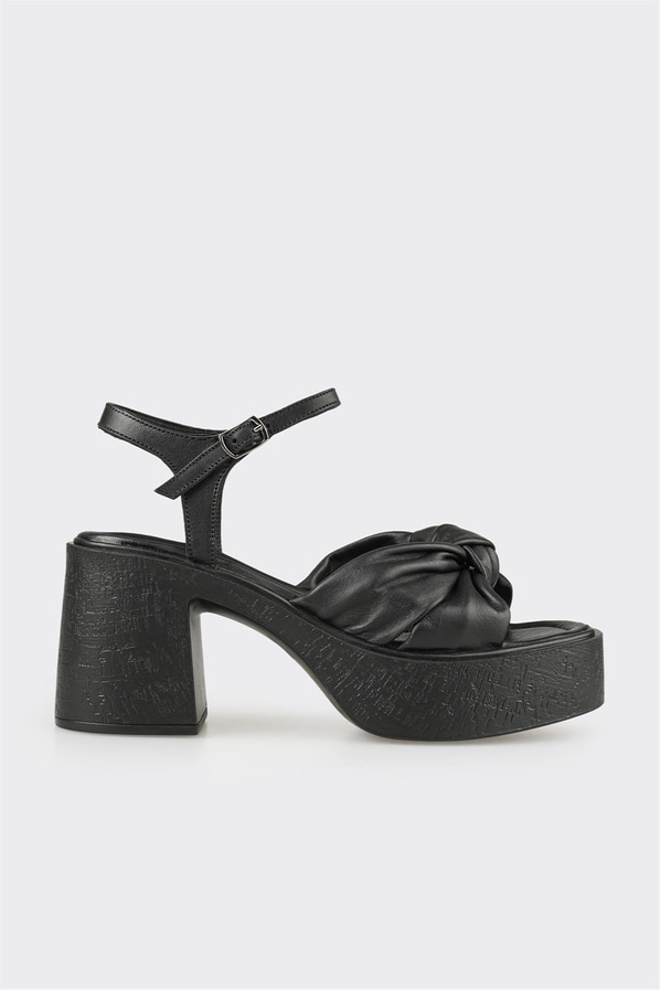Siyah kadın topuklu sandalet, rahat kullanım için - Elle Shoes