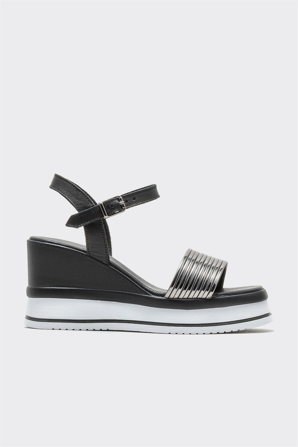 Siyah dolgu topuklu kadın sandalet - Elle Shoes