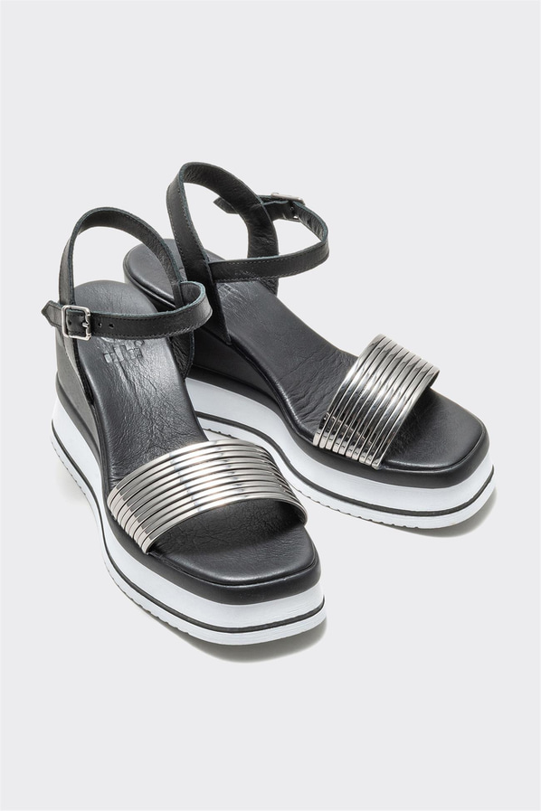 Siyah dolgu topuklu kadın sandalet - Elle Shoes