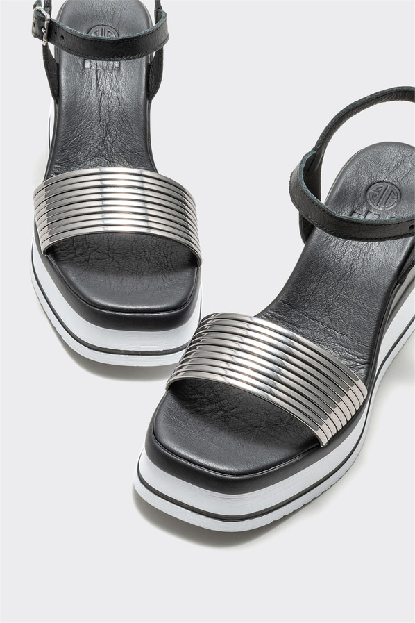 Siyah dolgu topuklu kadın sandalet - Elle Shoes