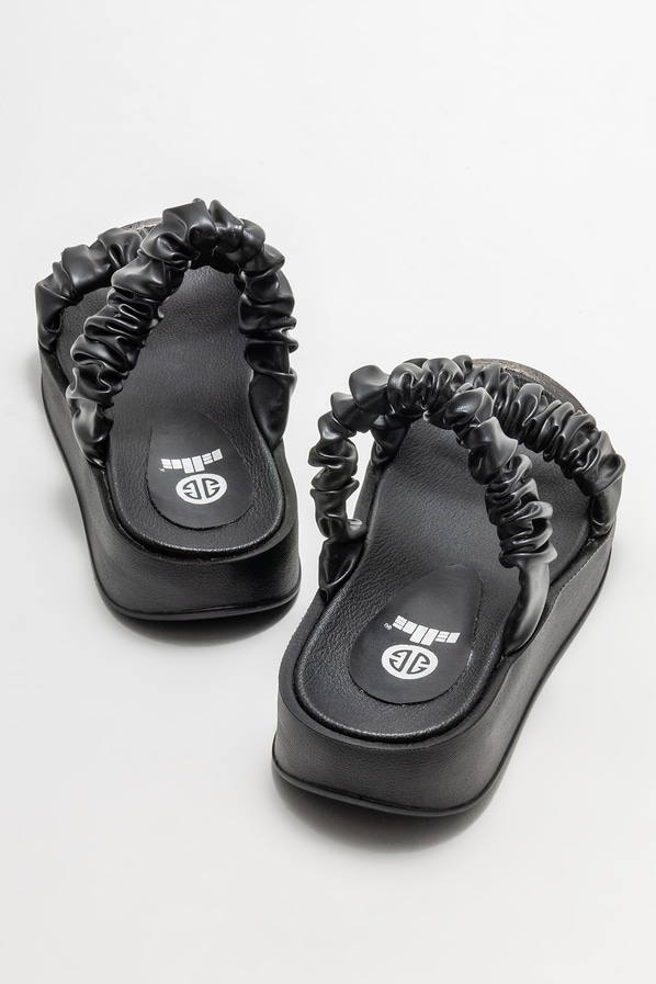 Siyah dolgu topuklu kadın terlik - Elle Shoes