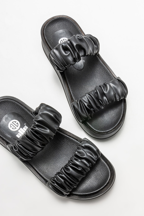 Siyah dolgu topuklu kadın terlik - Elle Shoes