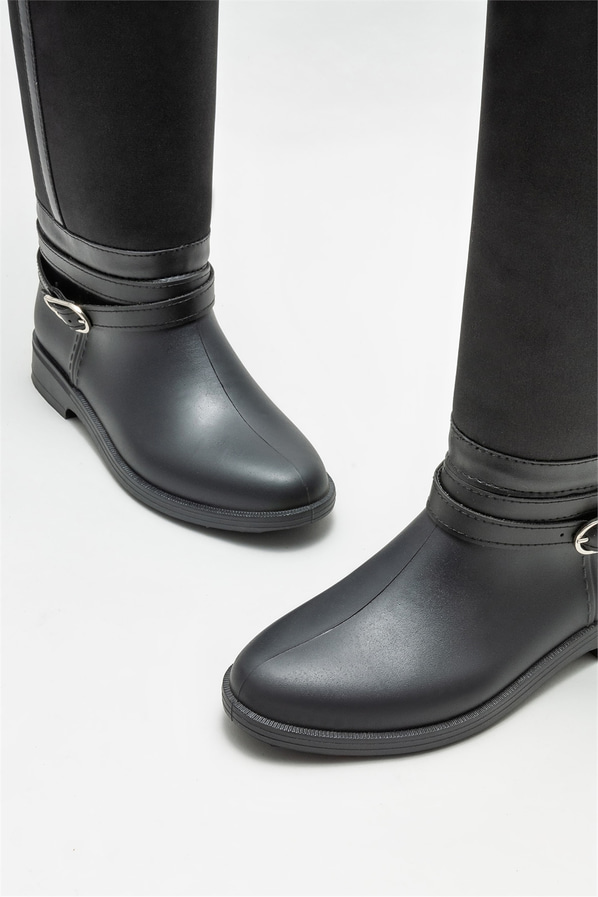 Siyah düz kadın çizme - Elle Shoes