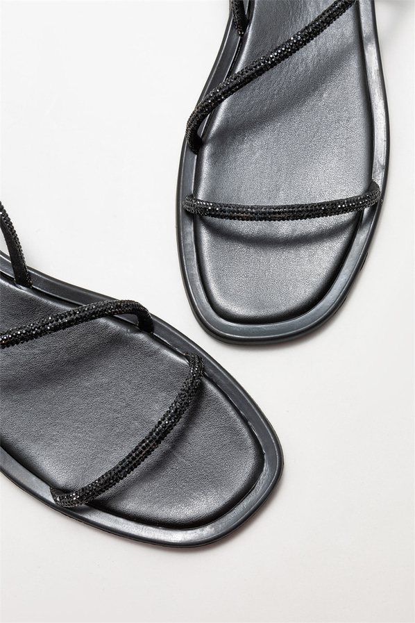Siyah düz kadın sandalet - Elle Shoes