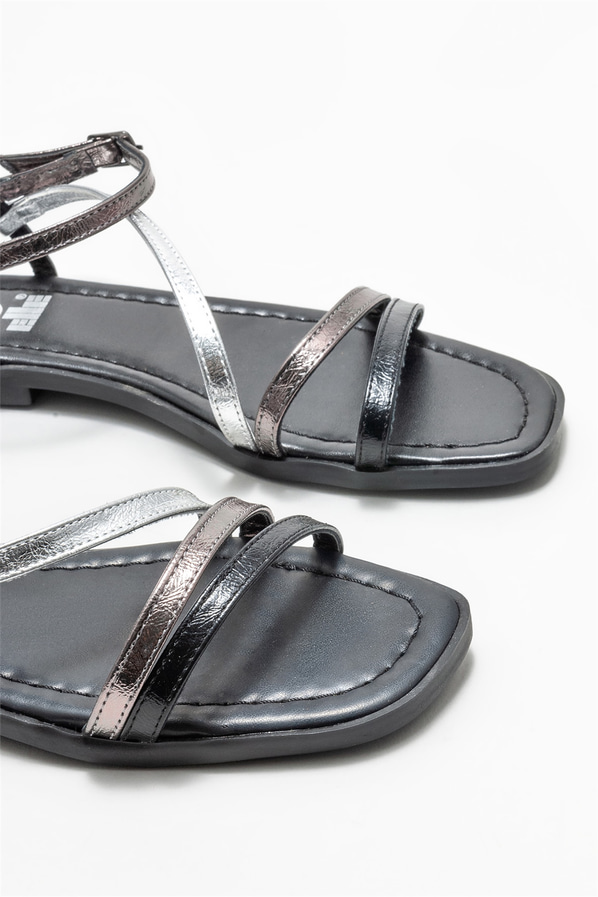Siyah düz kadın sandalet - Elle Shoes