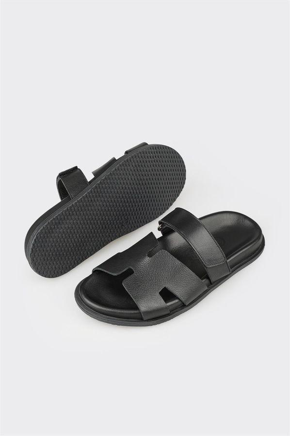 Siyah düz yumuşak dokulu kadın terlik, rahat kullanım için - Elle Shoes