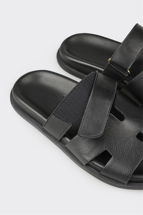 Siyah düz yumuşak dokulu kadın terlik, rahat kullanım için - Elle Shoes