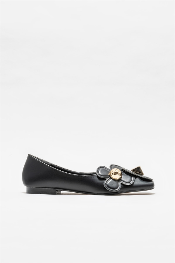 Siyah kadın günlük ayakkabı, günlük kullanım için - Elle Shoes