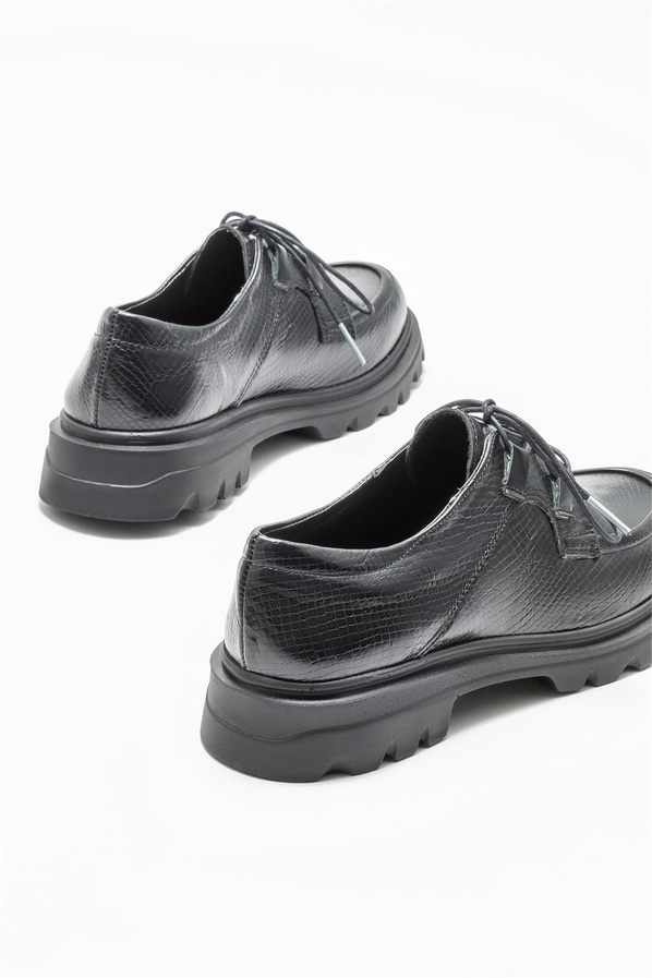 Siyah kadın ayakkabı, günlük kullanım için - Elle Shoes