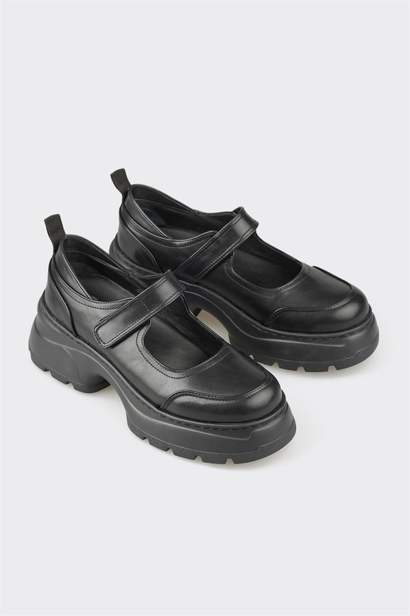 Siyah kadın düz ayakkabı, günlük kullanım için - Elle Shoes