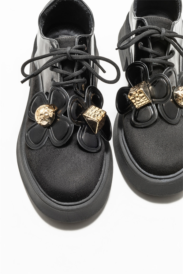 Siyah kadın günlük ayakkabı, günlük kullanım için - Elle Shoes