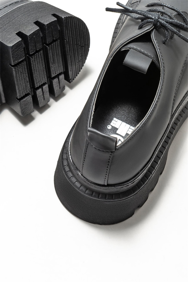 Siyah kadın günlük ayakkabı, günlük kullanım için - Elle Shoes