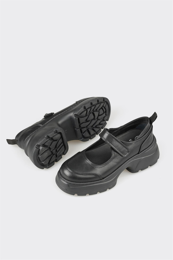 Siyah kadın düz ayakkabı, günlük kullanım için - Elle Shoes