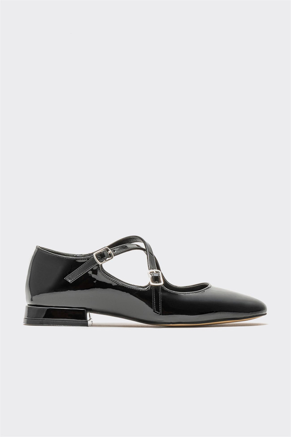 Siyah kadın düz ayakkabı, günlük kullanım için - Elle Shoes