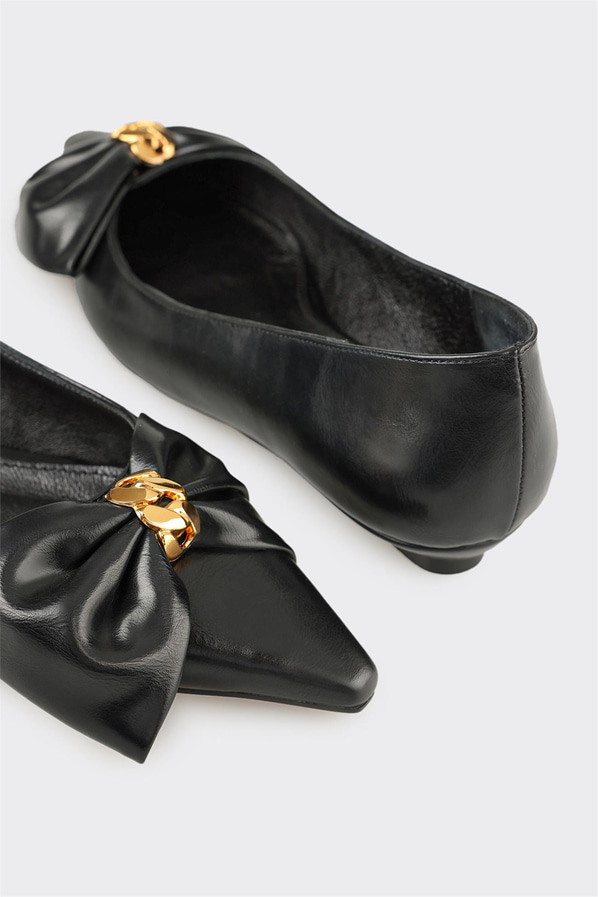 Siyah altın deri sivri burunlu dolgu topuklu kadın günlük ayakkabı, rahat kullanım için - Elle Shoes