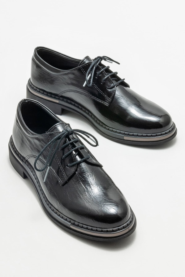 Siyah düz kadın ayakkabı, günlük kullanım için - Elle Shoes