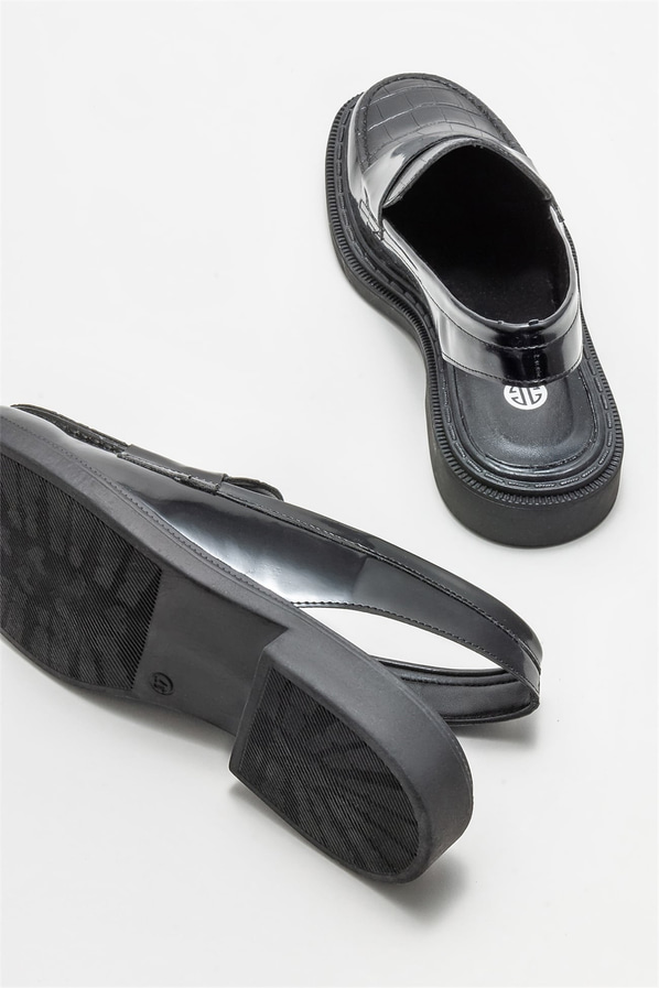 Siyah düz kadın ayakkabı, günlük kullanım için - Elle Shoes