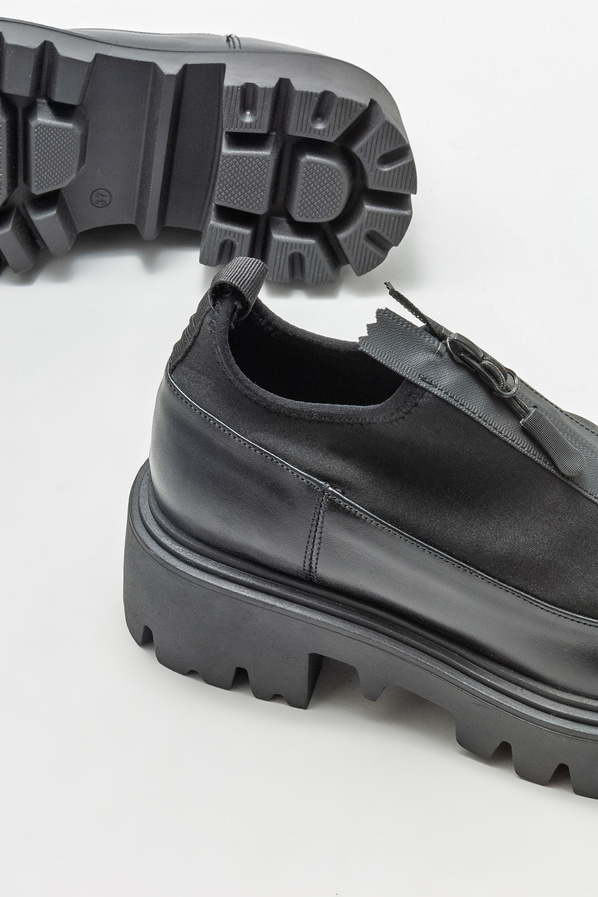 Siyah düz kadın ayakkabı, günlük kullanım için - Elle Shoes