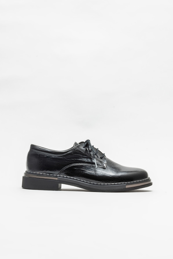 Siyah düz kadın ayakkabı, günlük kullanım için - Elle Shoes
