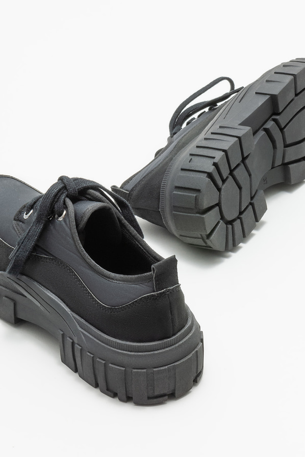 Siyah düz kadın ayakkabı, günlük kullanım için - Elle Shoes