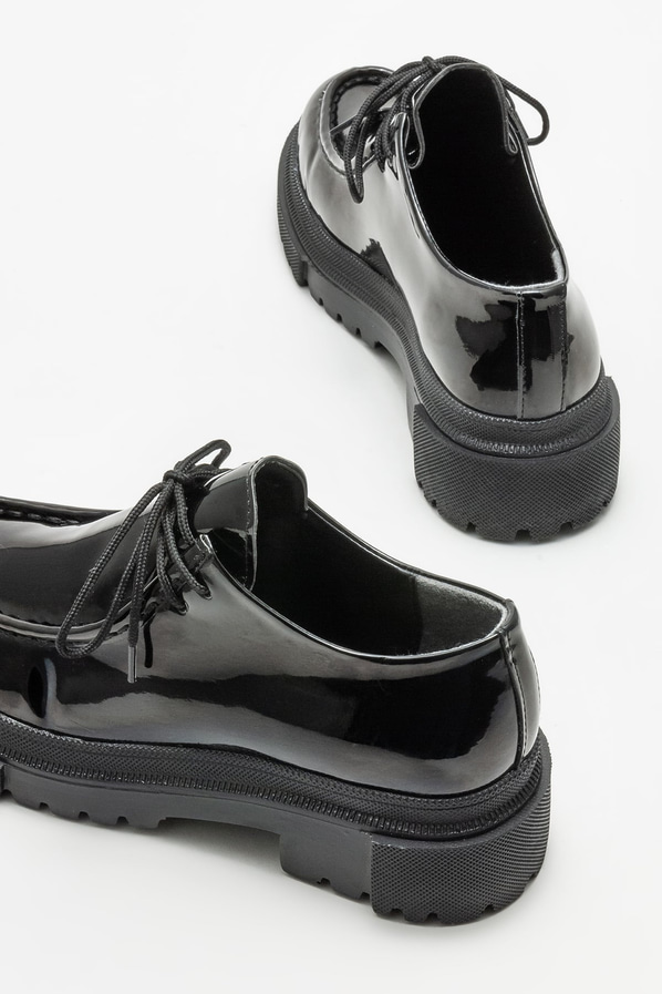 Siyah düz kadın ayakkabı, günlük kullanım için - Elle Shoes
