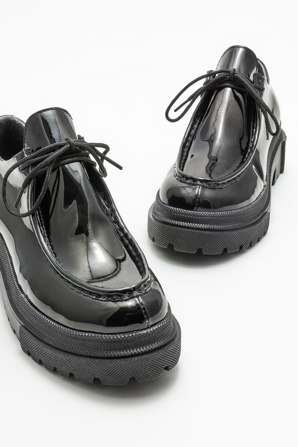 Siyah düz kadın ayakkabı, günlük kullanım için - Elle Shoes