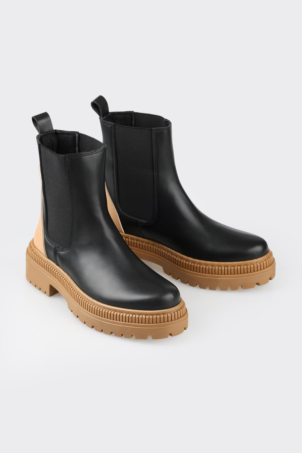 Siyah düz kadın chelsea bot, günlük kullanım için - Elle Shoes