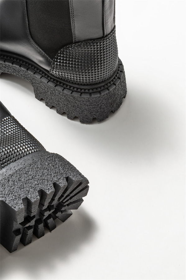 Siyah düz kadın bot, günlük kullanım için - Elle Shoes
