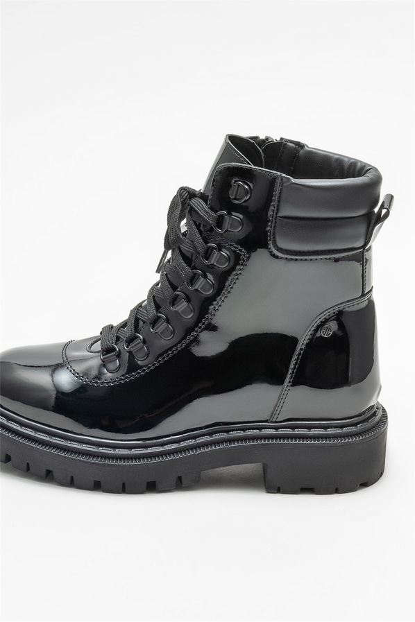 Siyah düz kadın bot, günlük kullanım için - Elle Shoes