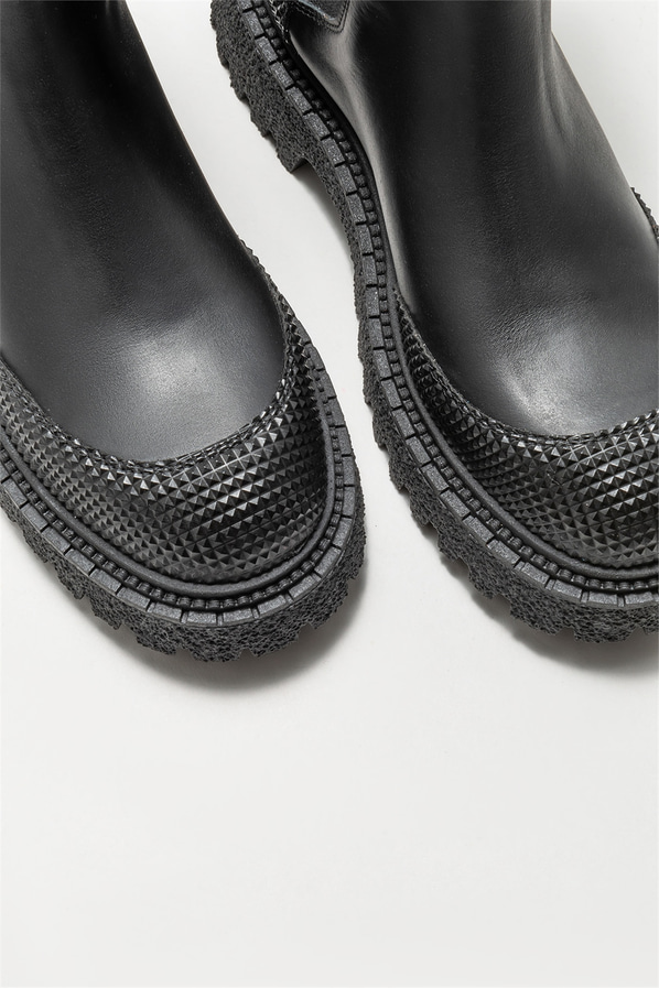 Siyah düz kadın bot, günlük kullanım için - Elle Shoes