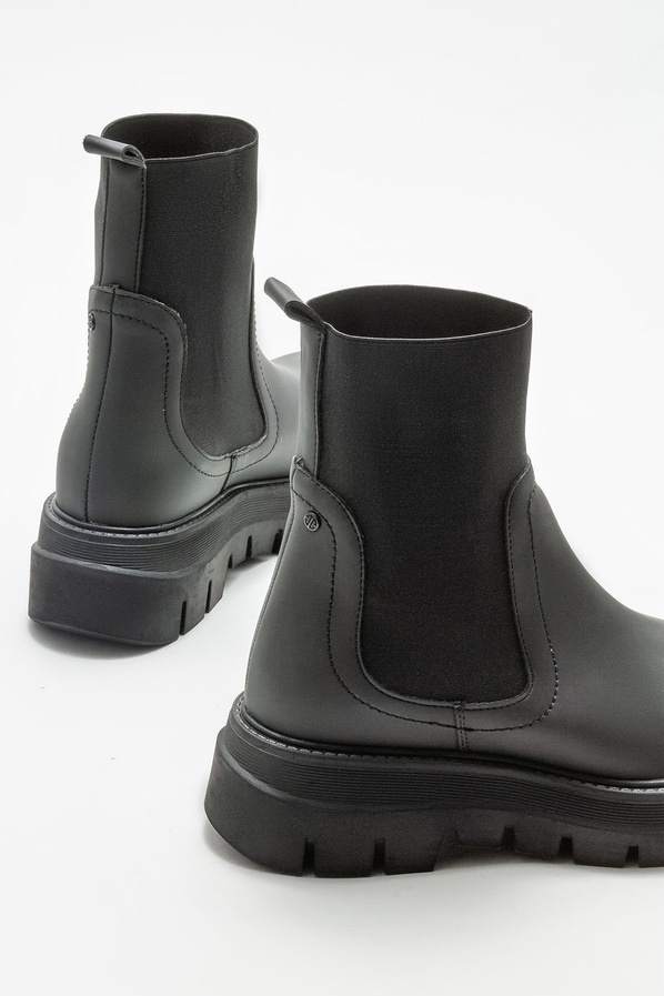 Siyah düz kadın bot, günlük kullanım için - Elle Shoes