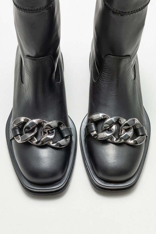 Siyah düz kadın bot, günlük kullanım için - Elle Shoes