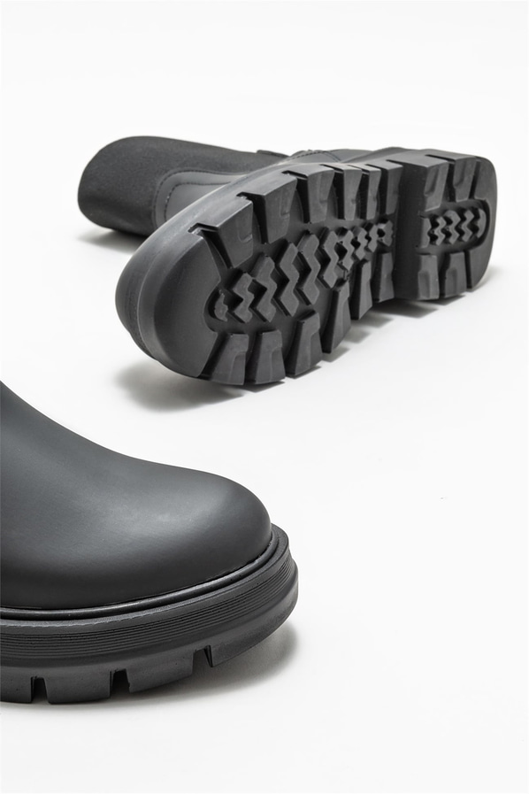 Siyah düz kadın bot, günlük kullanım için - Elle Shoes