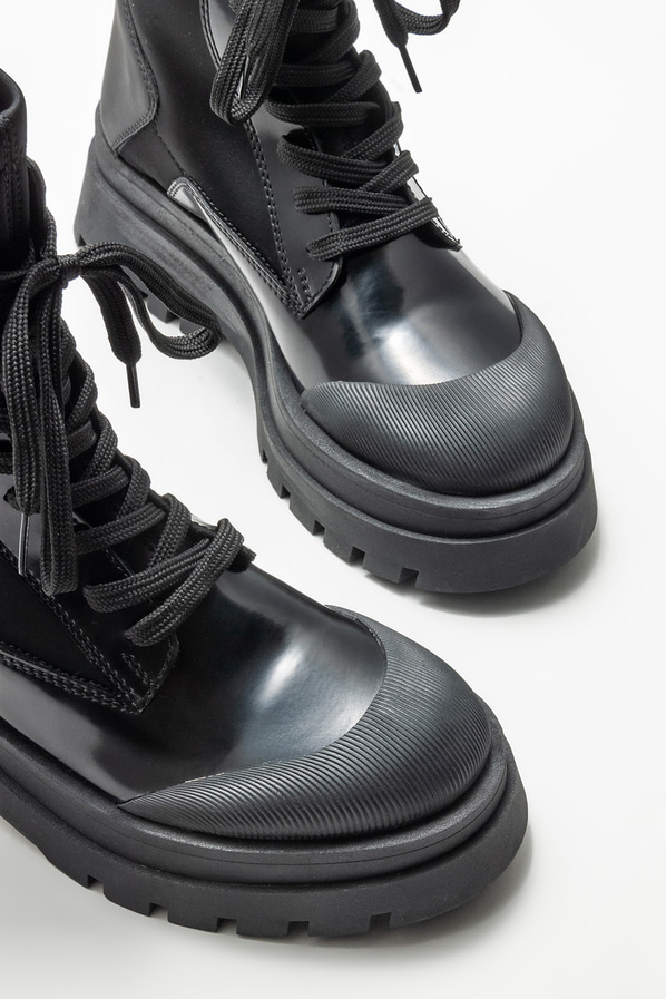 Siyah düz kadın bot, günlük kullanım için - Elle Shoes