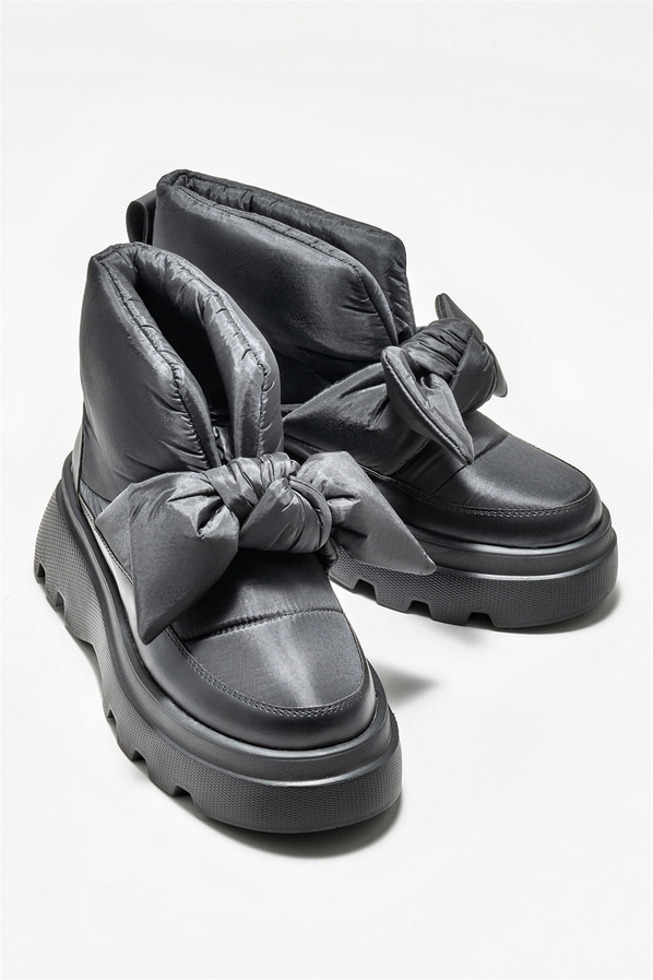 Siyah düz kadın bot, günlük kullanım için - Elle Shoes
