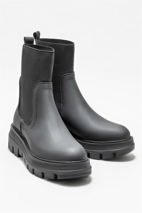 Siyah düz kadın bot, günlük kullanım için - Elle Shoes
