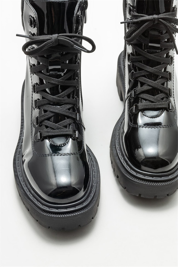 Siyah düz kadın bot, günlük kullanım için - Elle Shoes